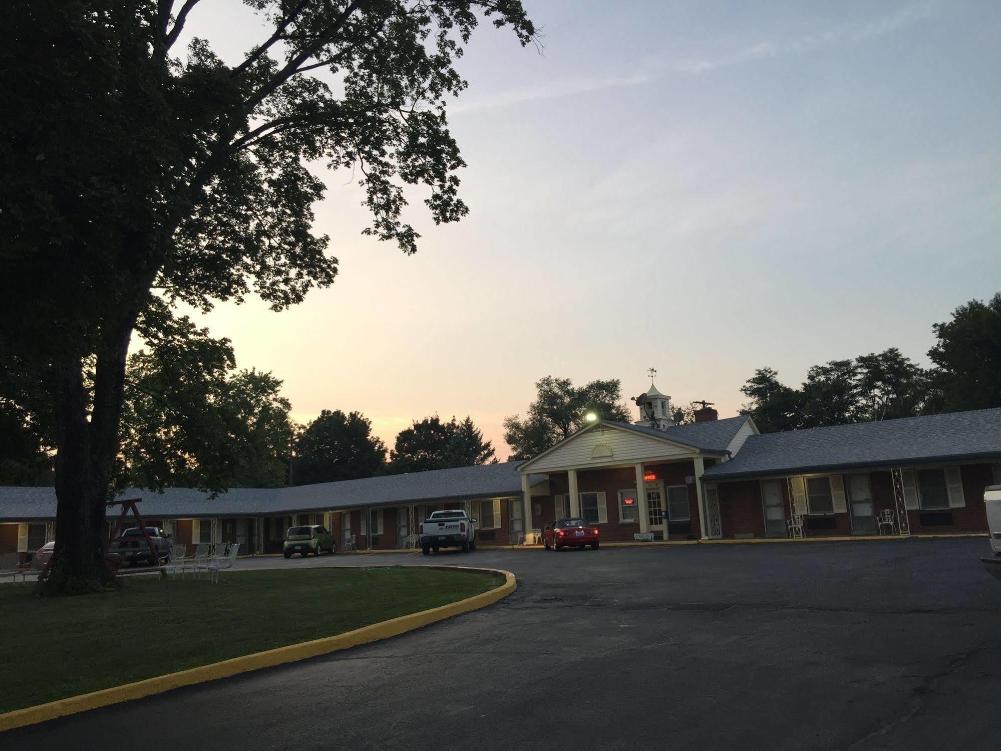 Old Kentucky Home Motel Бардстаун Экстерьер фото